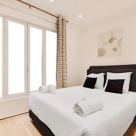 Flat 140 At Sacre Coeur Apartment *